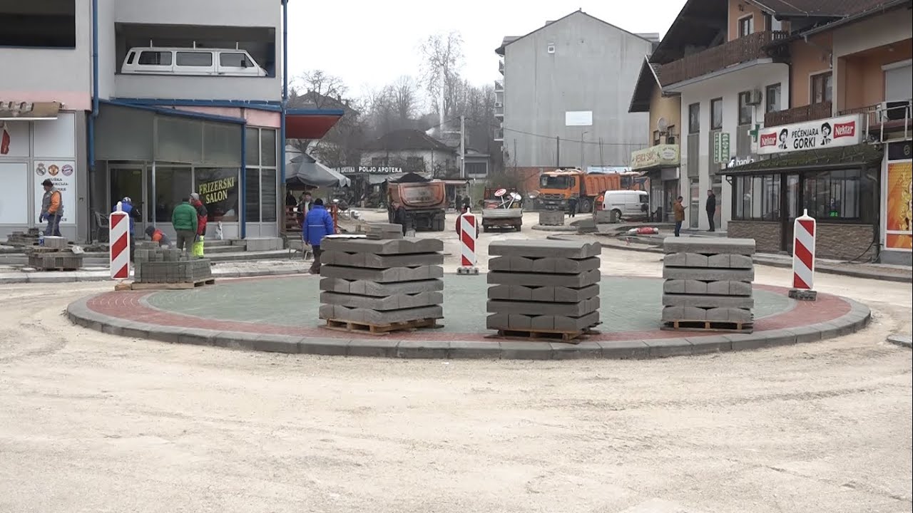 Prnjavor: Novi kružni tok kod Zelene pijace asfaltiran prvim slojem asfalta &ndash; 4.12.2025.