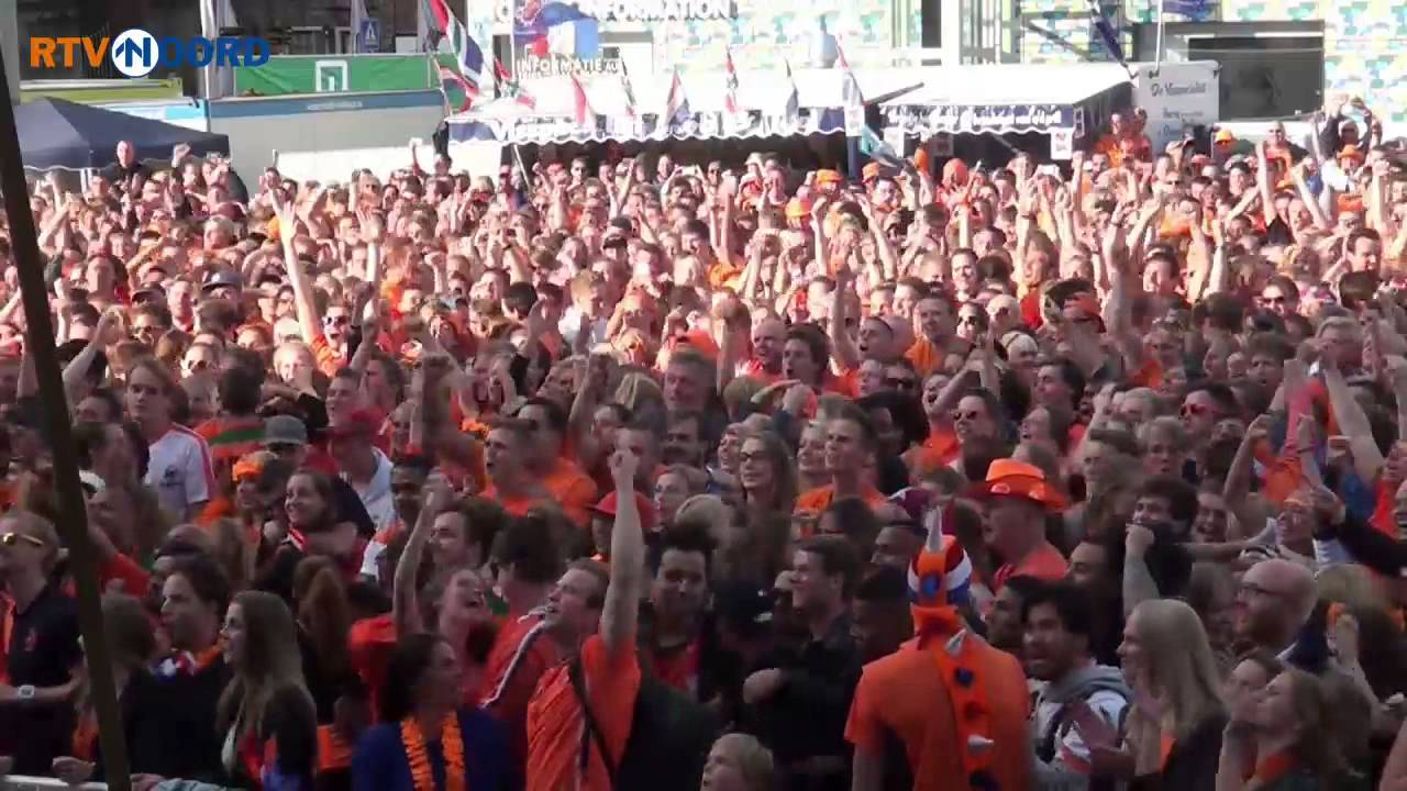 Grote Markt kleurt oranje en gaat los - RTV Noord