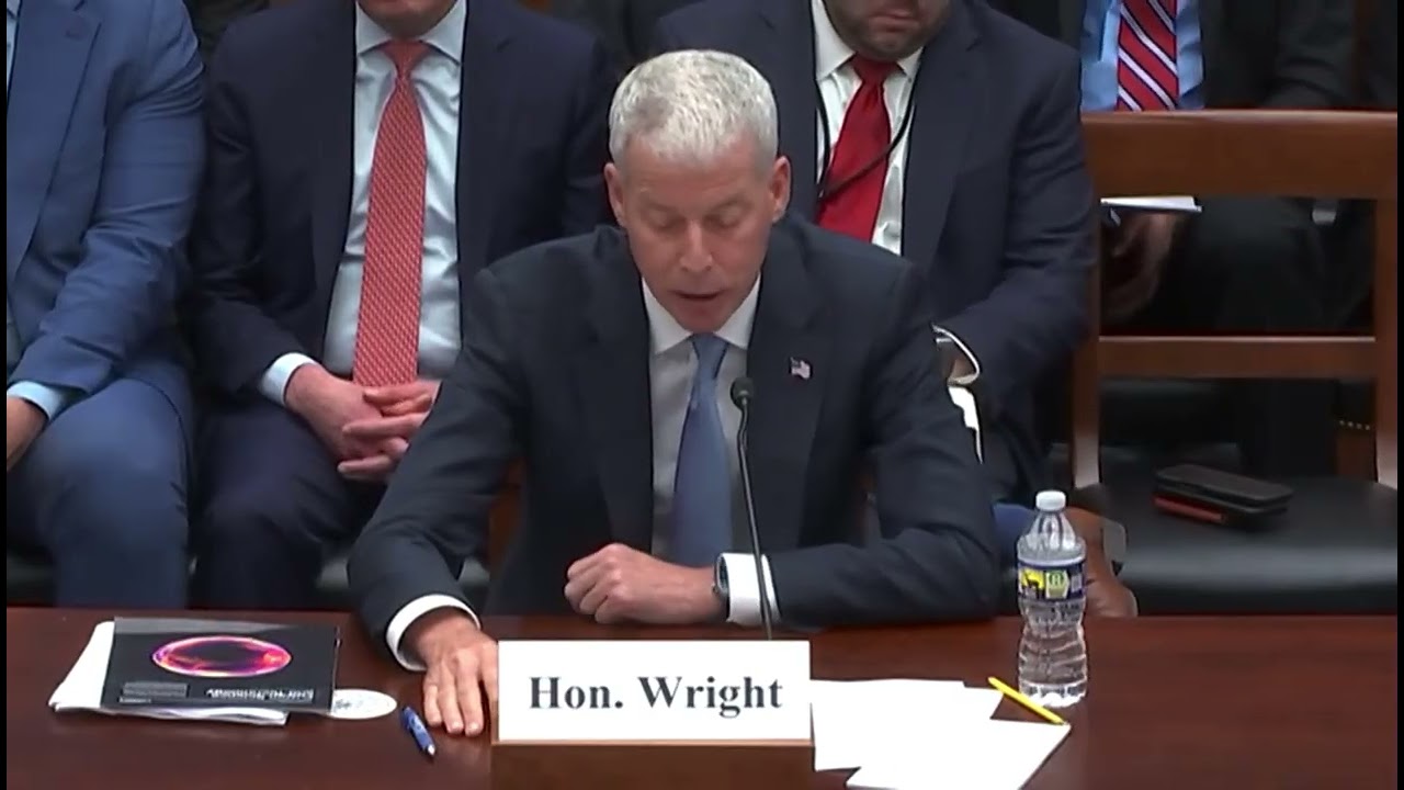 Министр энергетики США Крис Райт выступает в поддержку термоядерной энергии на слушаниях в Конгрессе