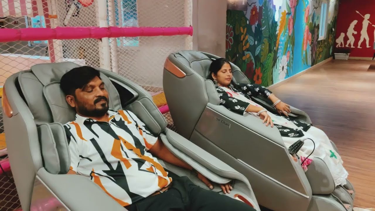 HUSTLE HOUSE: The Perfect Destination for Family Fun!
