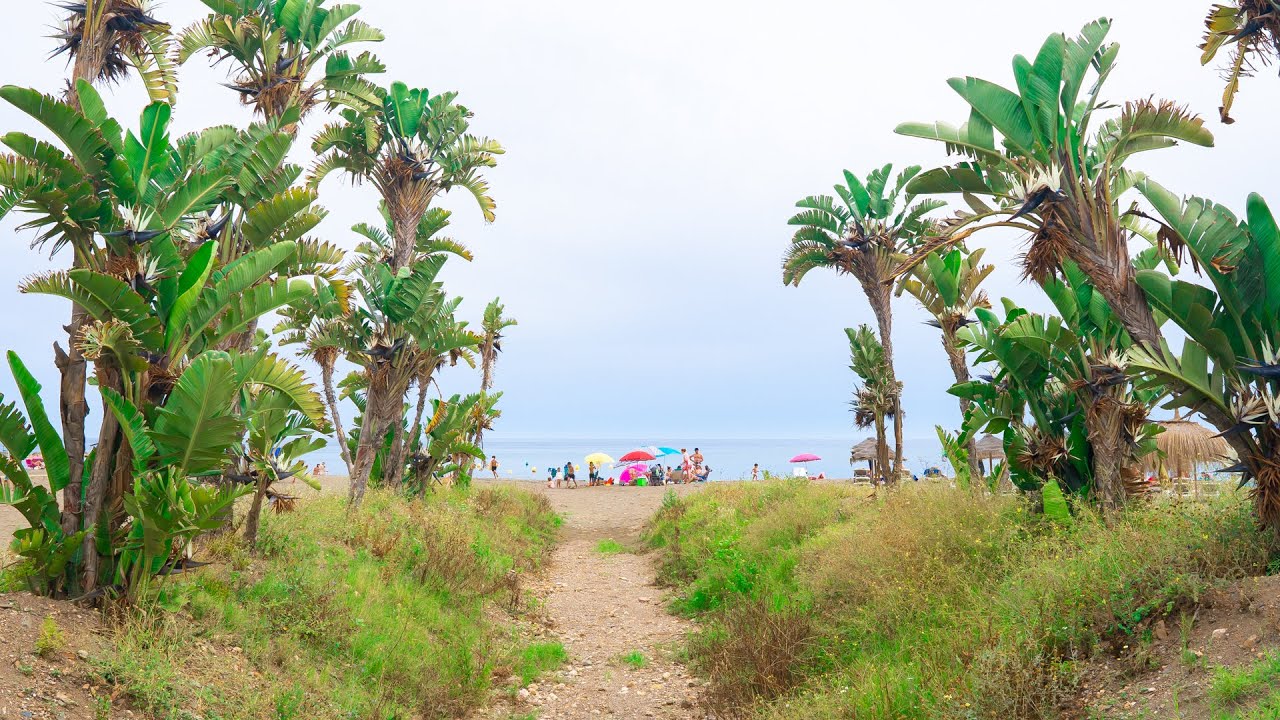 Playa Cala del Moral en Rincón de la Victoria, Málaga