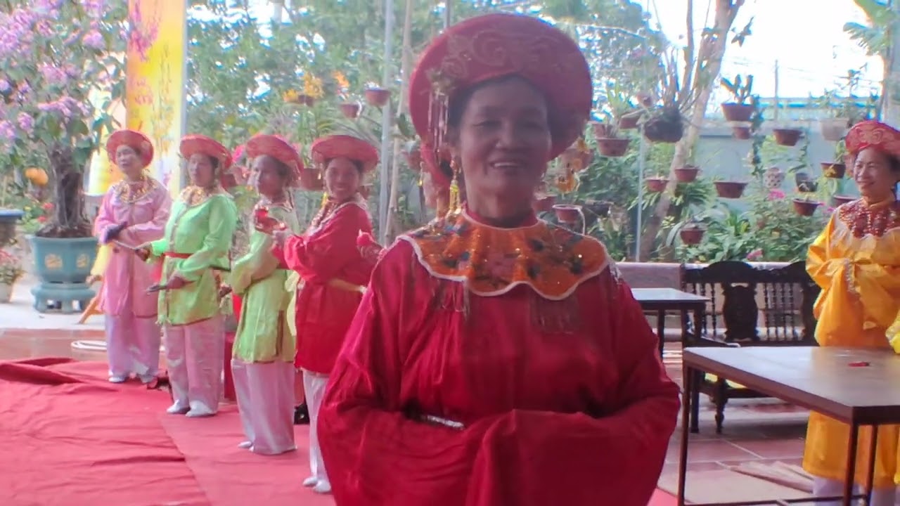 Đội dâng hương chùa Nội Trung Nghĩa Đạo Thuận Thành Bắc Ninh (2)