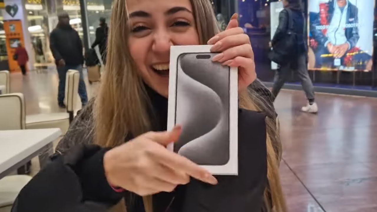 Me REGALAN el IPHONE 15 pro max | Unboxing de mi nuevo móvil PRIMER REGALO NAVIDAD  - Silvia Sánchez