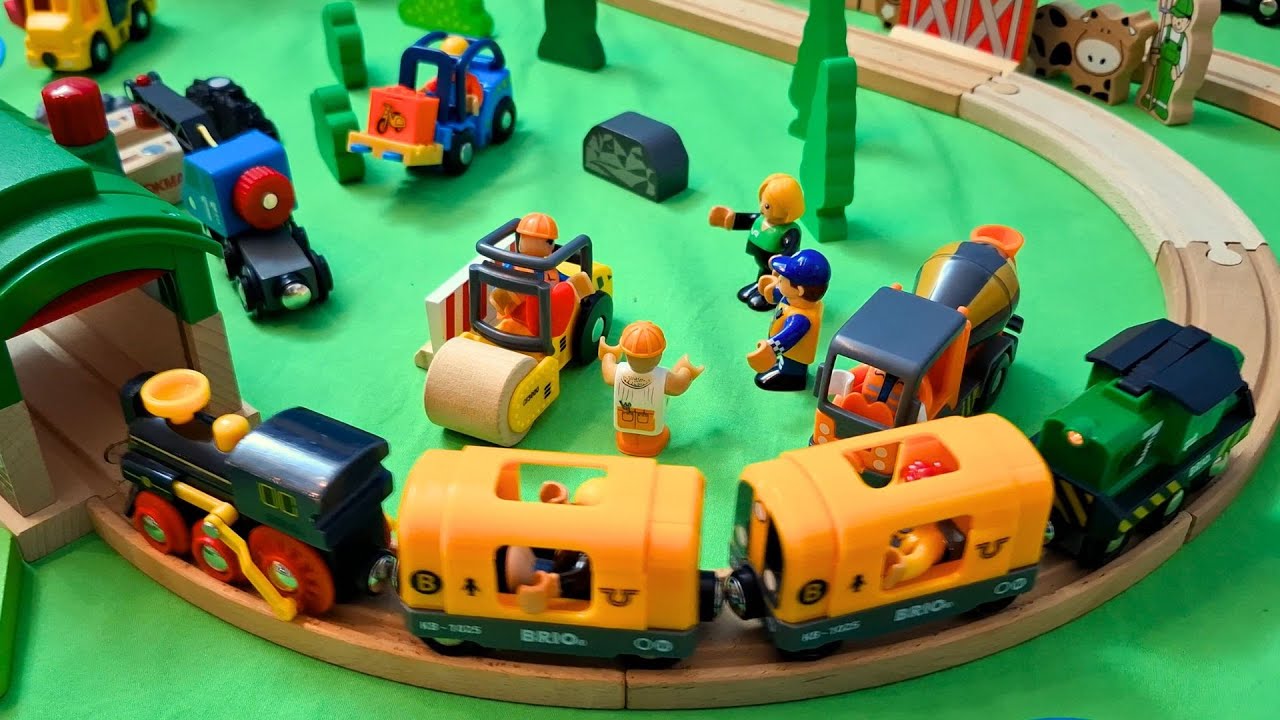 Building a Railway Track Layout for Kids & Playing with BRIO Wooden Trains