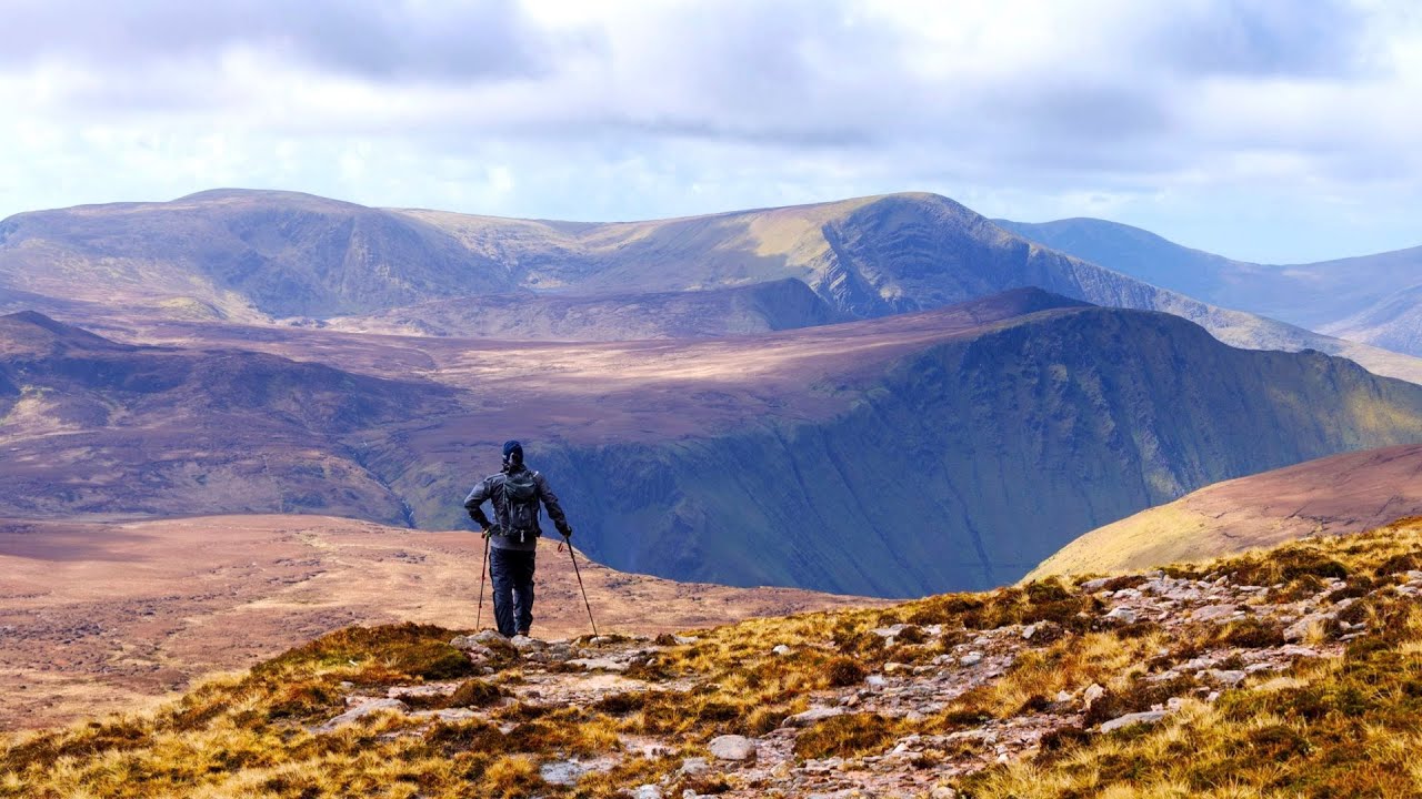 Beenoskee via Annascaul Lake | Hiking the Dingle Peninsula | Ireland