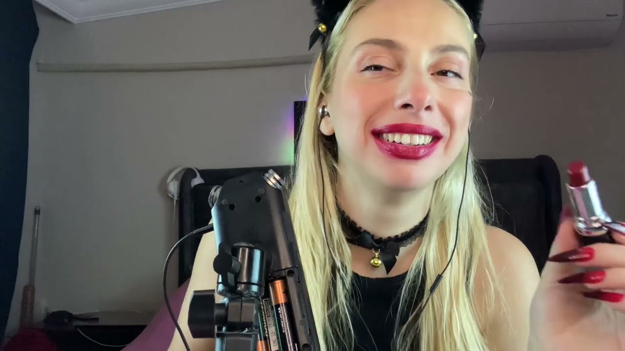 [ ASMR ] lipgloss , lip smacking + Sksk-Tktk