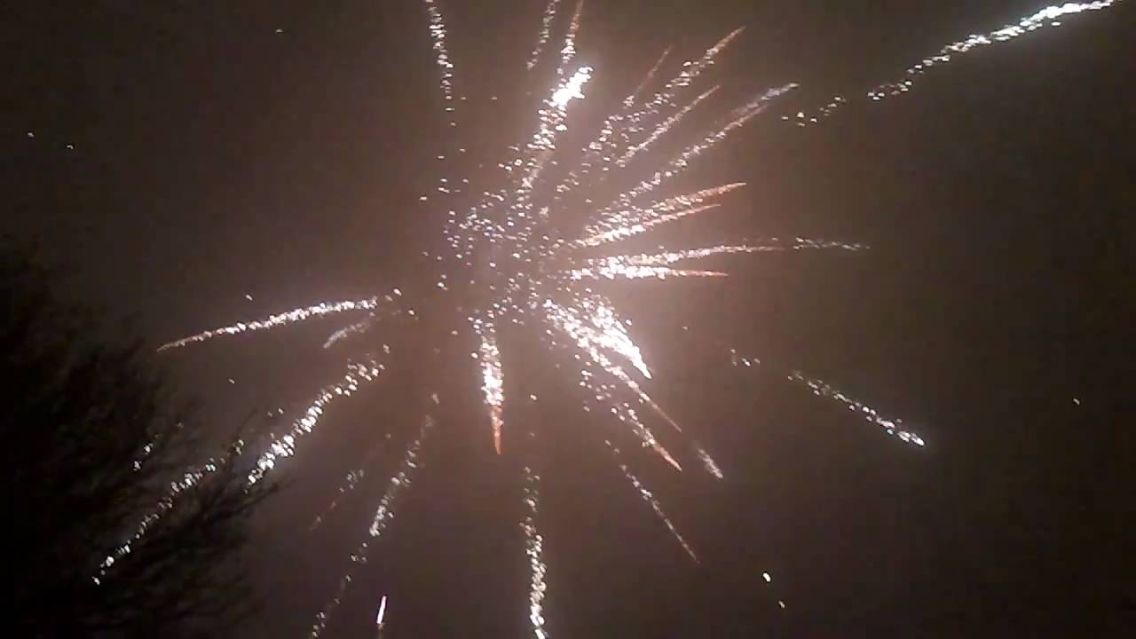 Mooie doos vuurwerk, jonge! - Eindhoven 31-12-2010