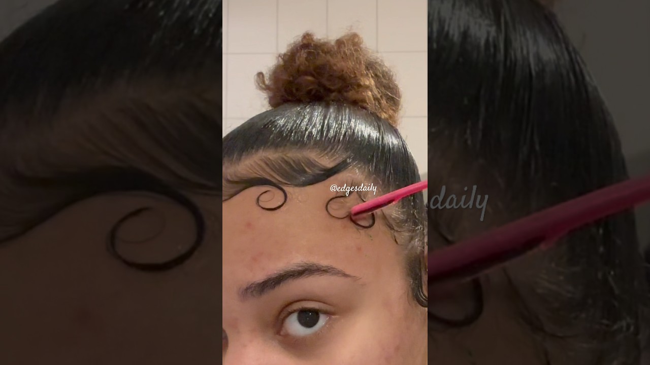 High bun with heart edges tutorial 💗 #curlyhair #curlyhairstyles #edgestutorial #hairstyle #edges