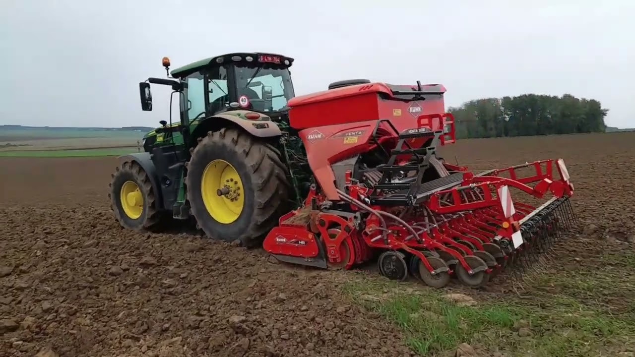 Semis d'orge d'hiver chez Quentin et Stéphane /Winter barley seeding.