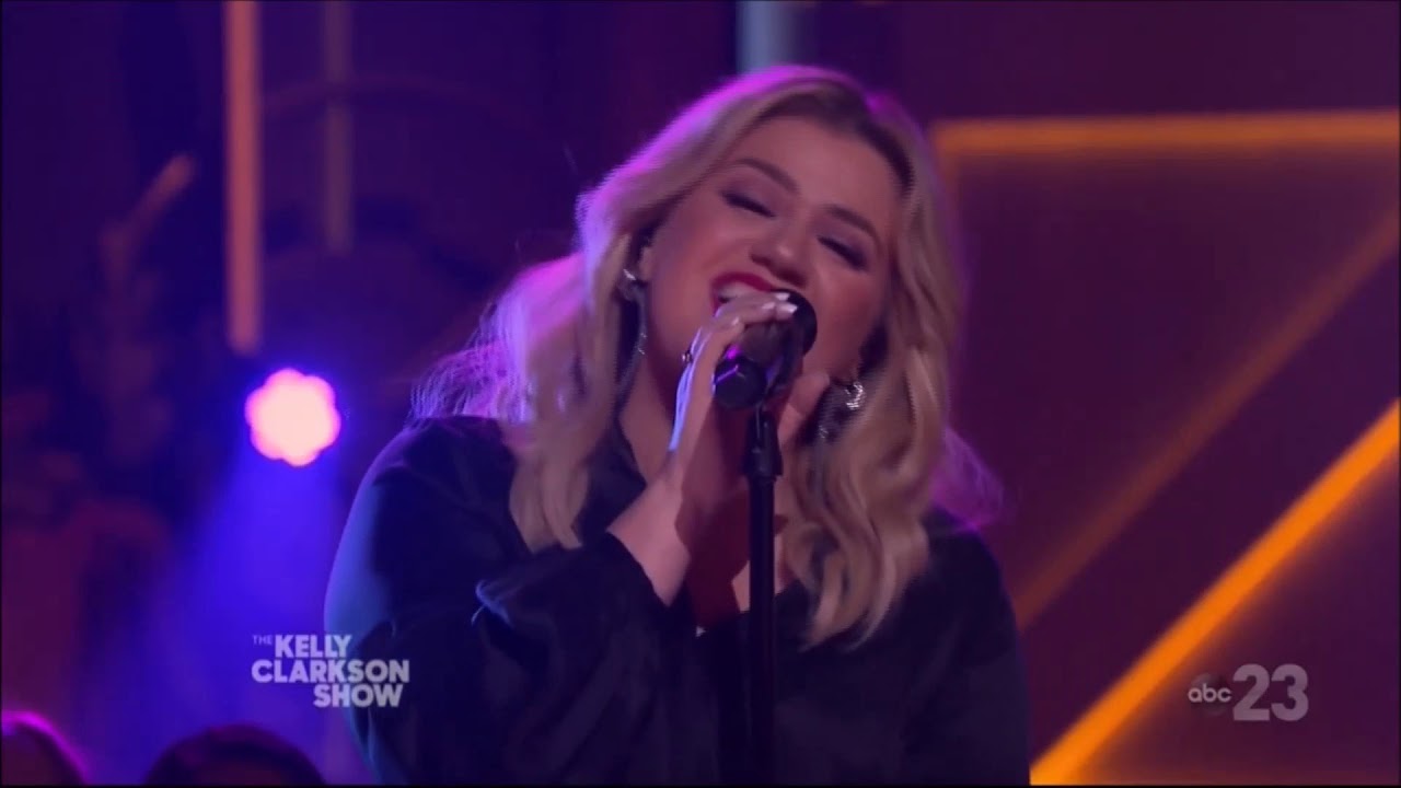 Kelly Clarkson sings 