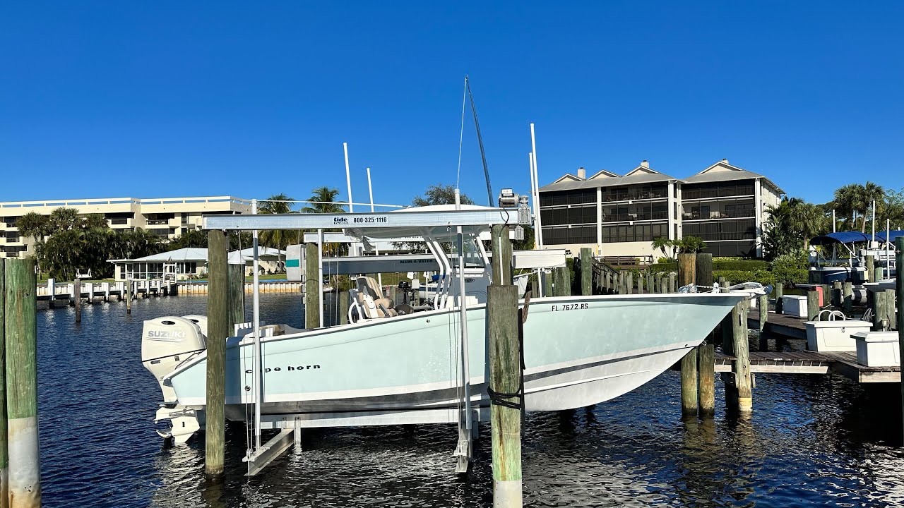 2019 Cape Horn 27XS MarineMax Stuart