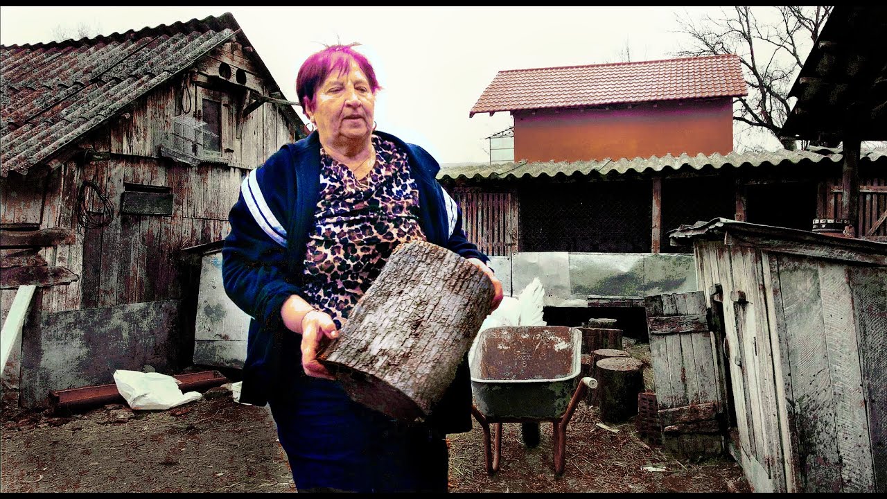 Как 70-летняя вдова готовится к встрече с друзьями?