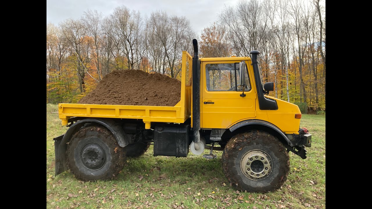 Unimog U1700 Hauling Sand