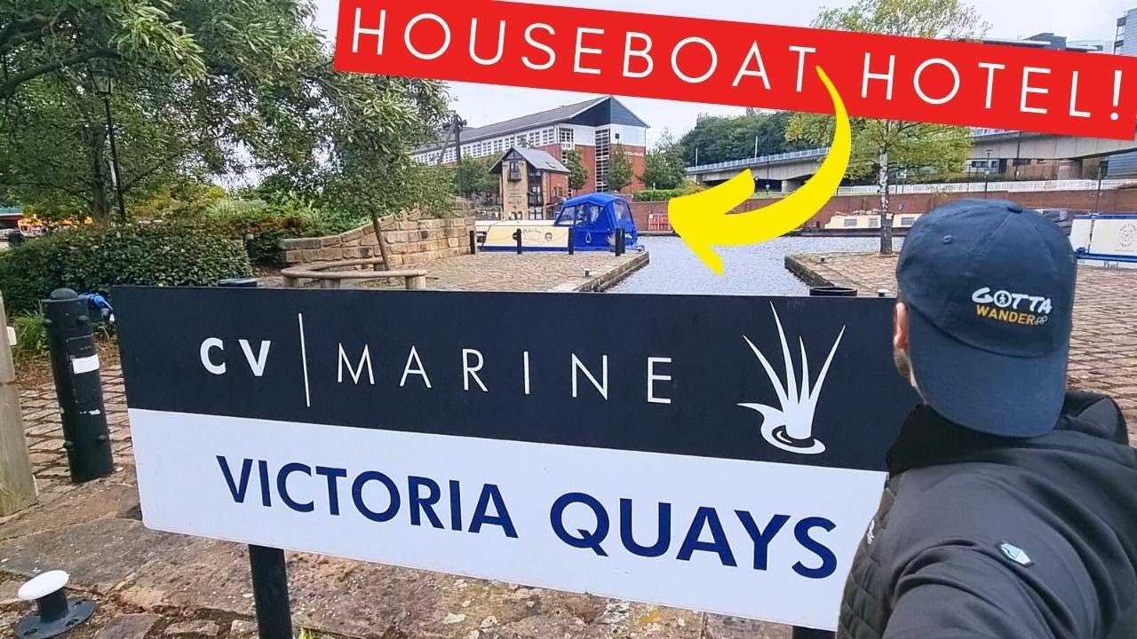 I Stay in a HOUSEBOAT Hotel! | Living on the River