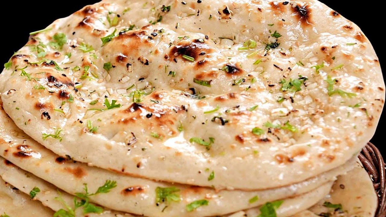 बाजार से भी अच्छा बटर गार्लिक नान बनाए घर पर बिना तंदूर या ओवन के | Butter Garlic Naan On Tawa