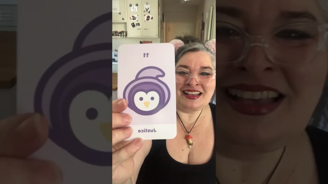 The Spoopy Tarot (Deck Review and Collective Reading)
