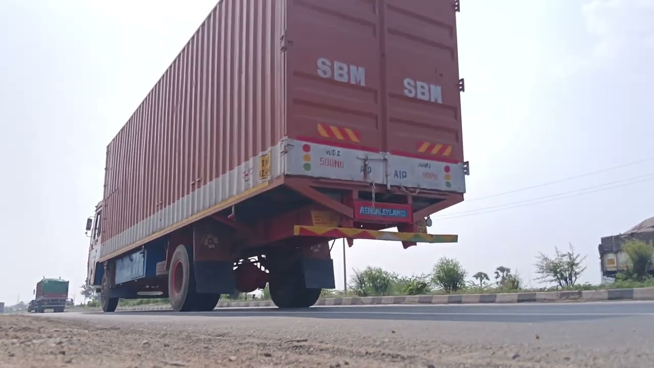 Massive Long Truck Passing 🚚👀
