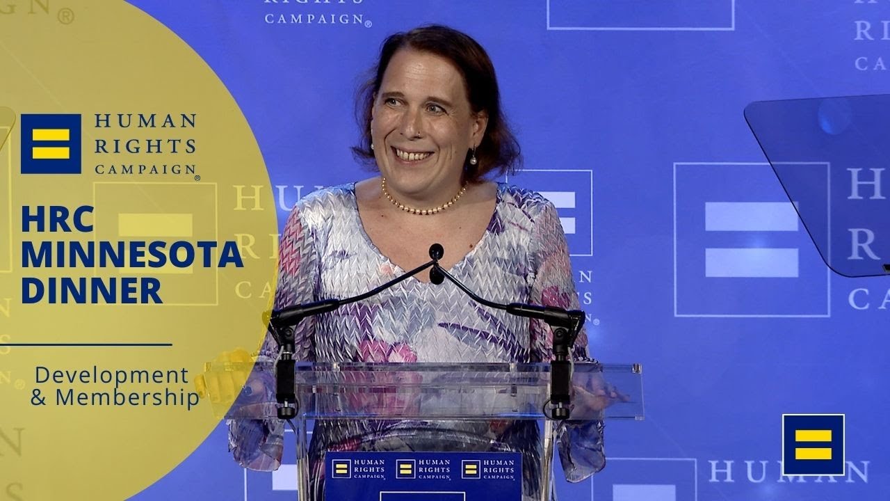 Amy Schneider Receives the HRC Visibility Award at the 2023 HRC Minnesota Dinner