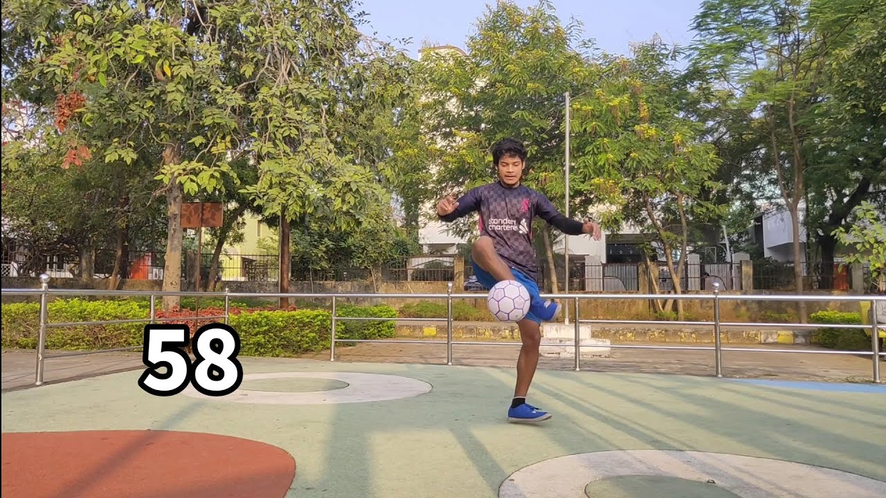 Personal best record of multiple Hop The World 😱😱. #football #footballfreestyle
