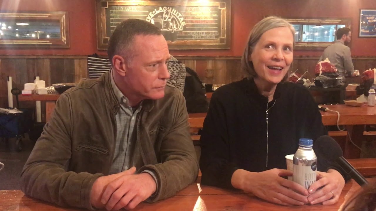 Chicago P.D.: Jason Beghe and Amy Morton Interview from #OneChicagoDay
