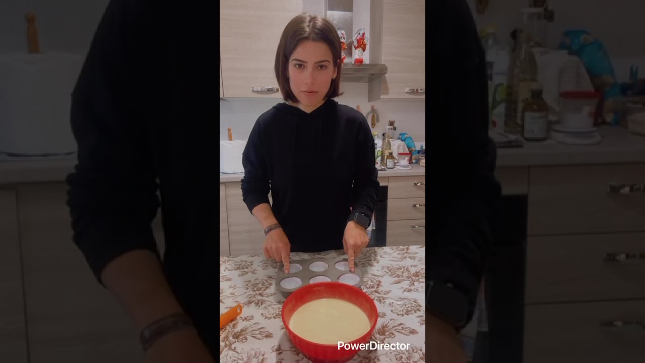 Muffin al limone con glassa di zucchero a velo 