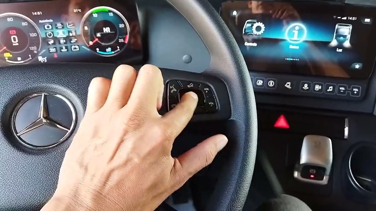 Novo actros 2651 apresentando painel de instrumento. EP:01