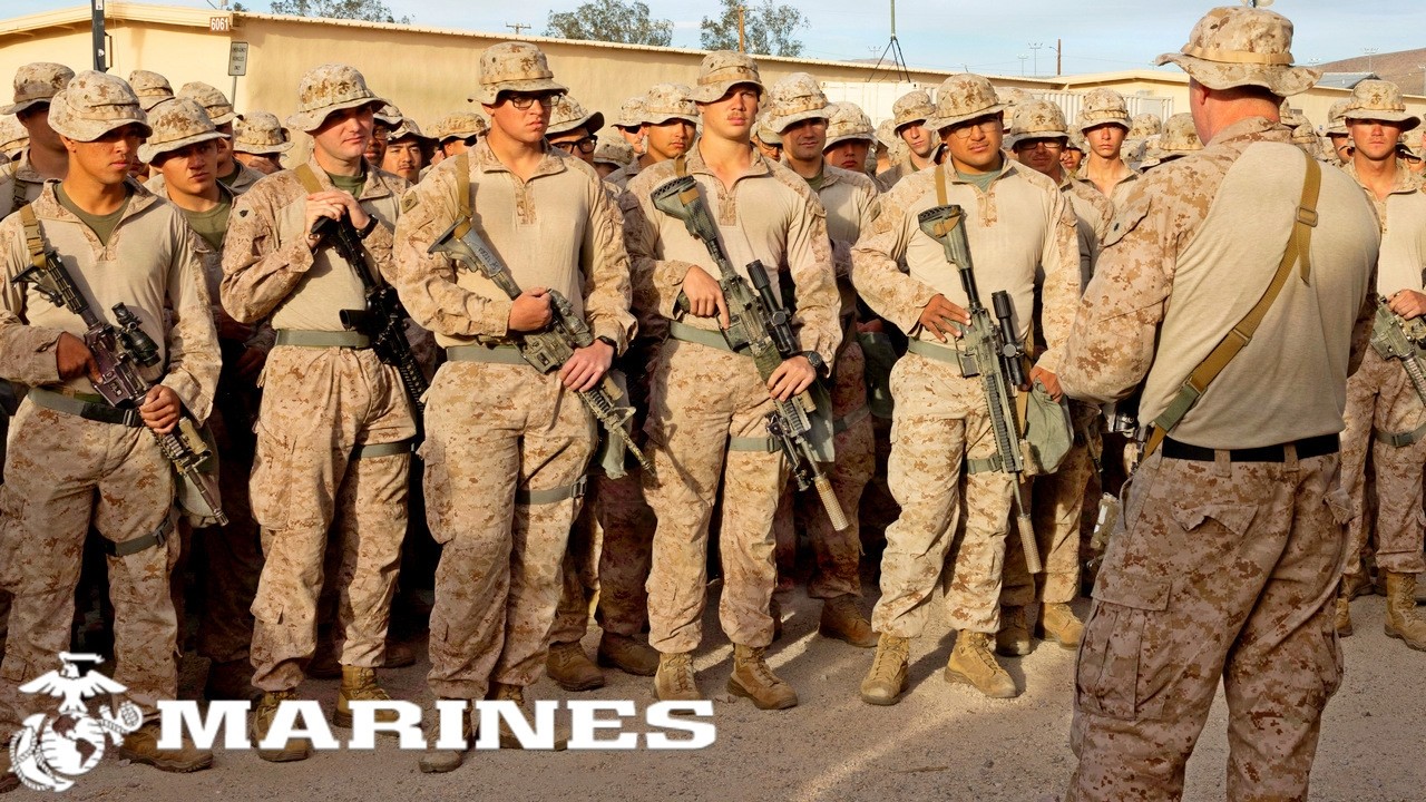 Корпус морской пехоты США: боевая подготовка в Форт-Ирвине, Калифорния.