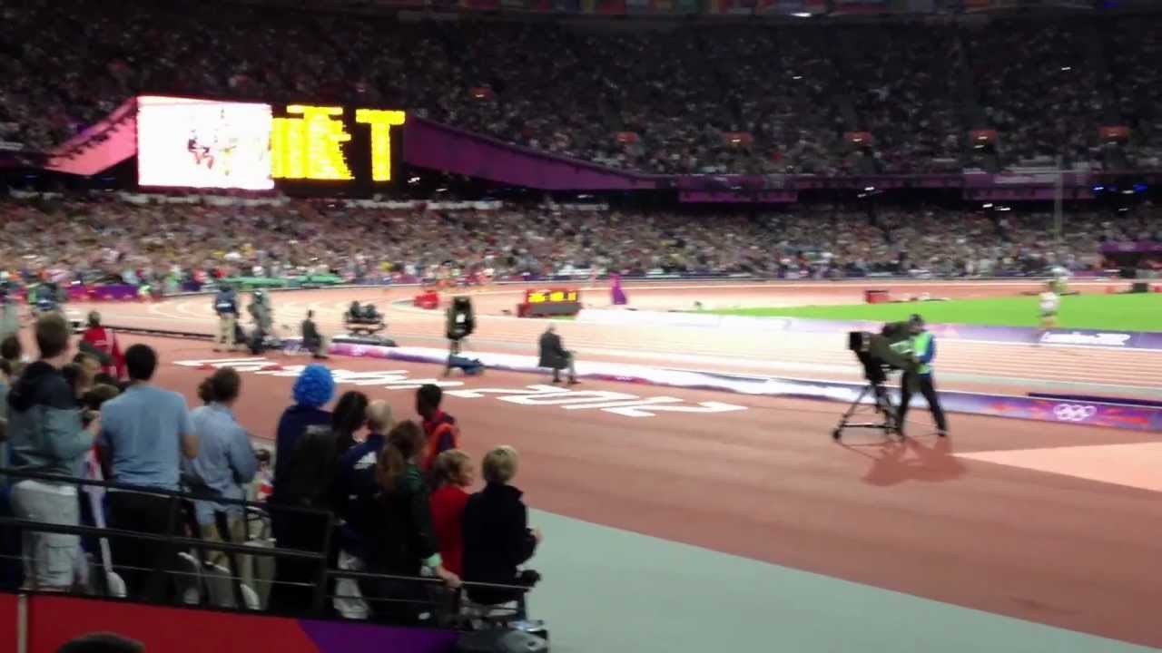 Mo Farah win the 10,000m at the London Olympic 2012 as Sebastian Coe watches on.