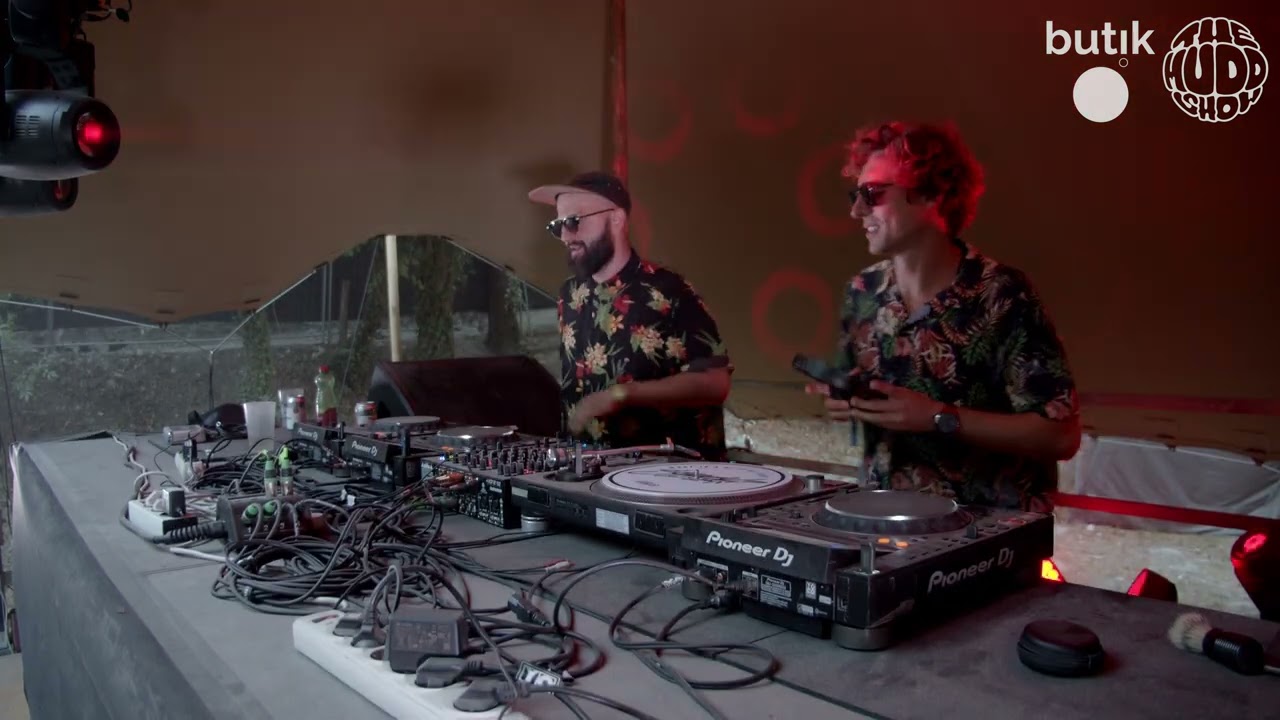 AR:TE | themuddshow x Butik
