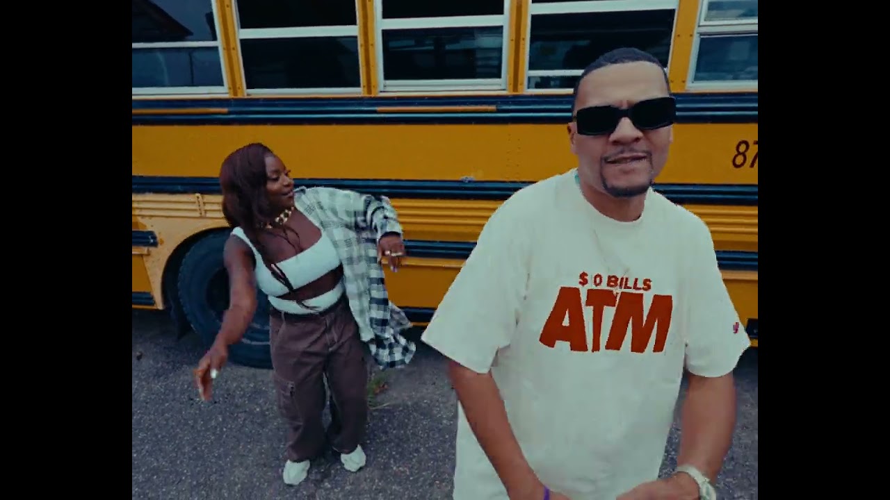 M.A.M - Jumpoff (Feat. Karolyn)