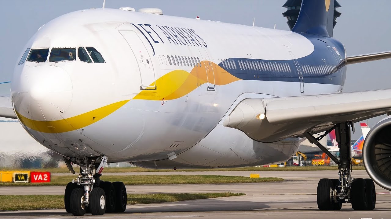 LOUD and POWERFUL Engine Spool Ups- UP CLOSE Morning Takeoffs- Manchester Airport
