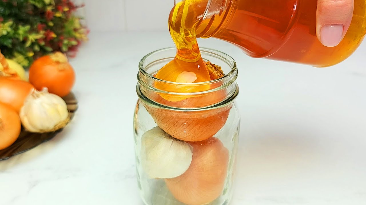 Naturalny antybiotyk ❗ Tnie kaszel jak n&oacute;ż 💯 Tylko 3 składniki. Mi&oacute;d, Cebula, Czosnek