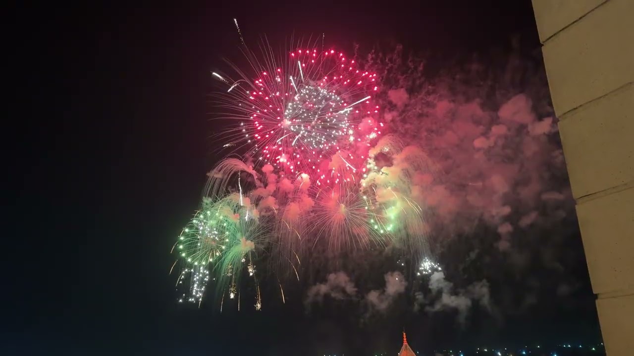 5 minutes Fireworks show in Phu Quoc Vietnam 