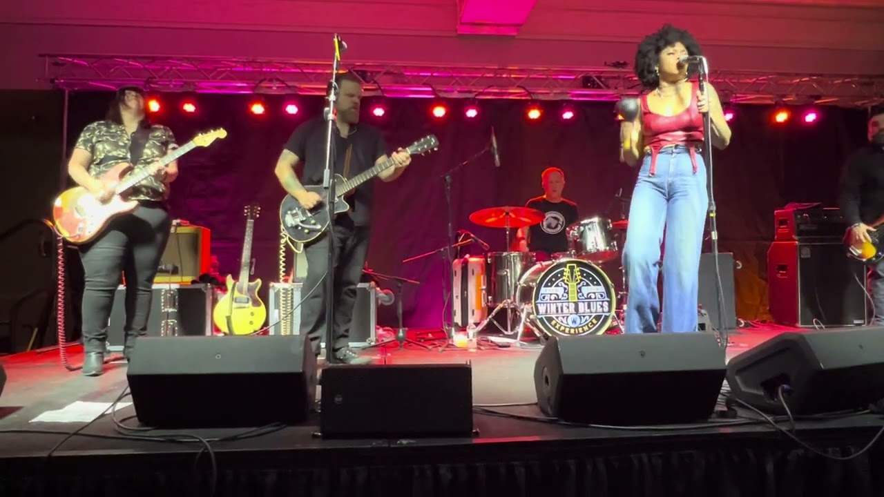 15-Nikki Hill w Laura Chavez/ Cincinnati Winter Blues Experience 7