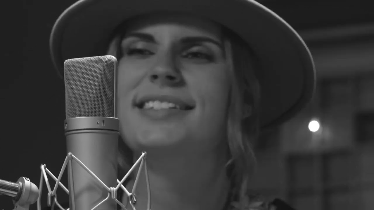 Laurence Doire   Lips on me Official Music Video