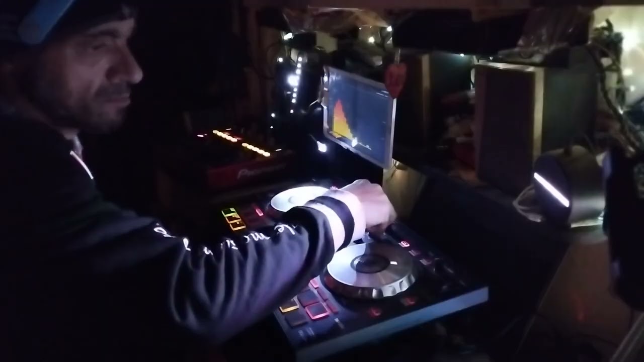 HousensationLove Present Wdj Set Deep House :: 07 Dicembre 2025 