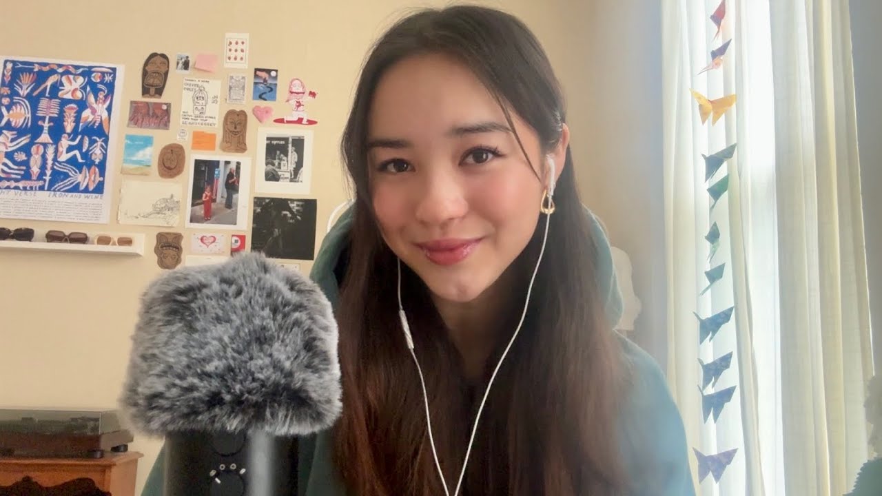 ASMR whispering trigger words in korean (with nail tapping)