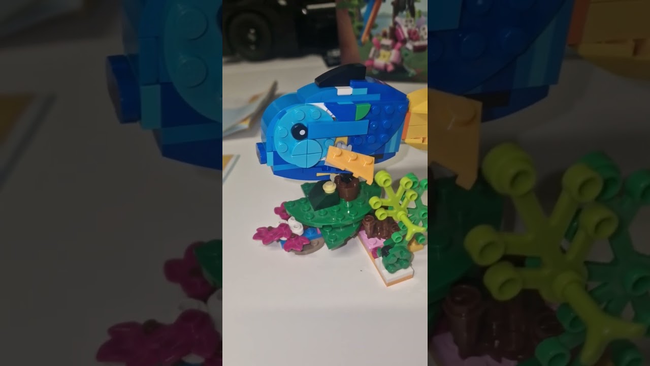 Lego Creator 3 in 1 Exotic Parrot, Set Number 31136.