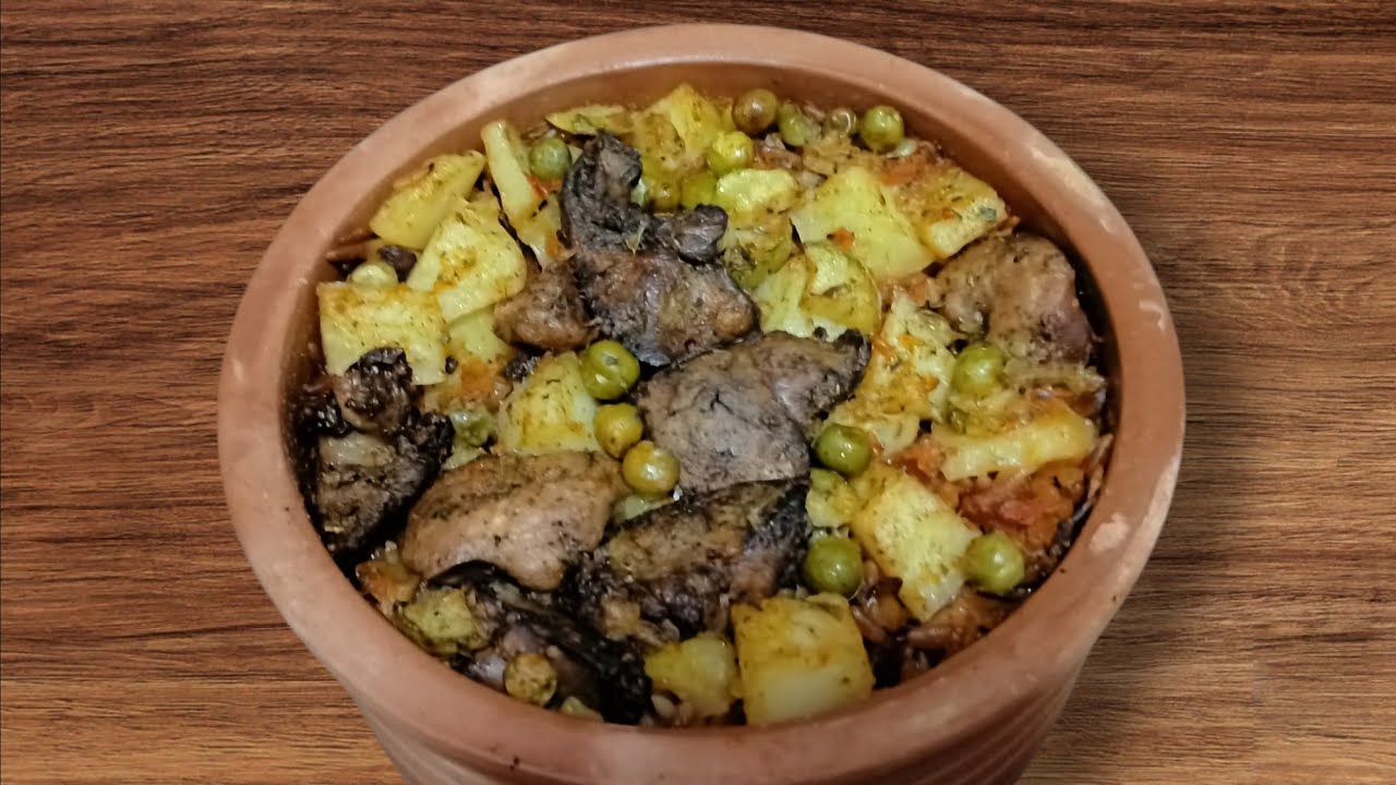 طاجن لسان عصفور بالخضار والكبد والقوانص طعمه رهيب وجامد 