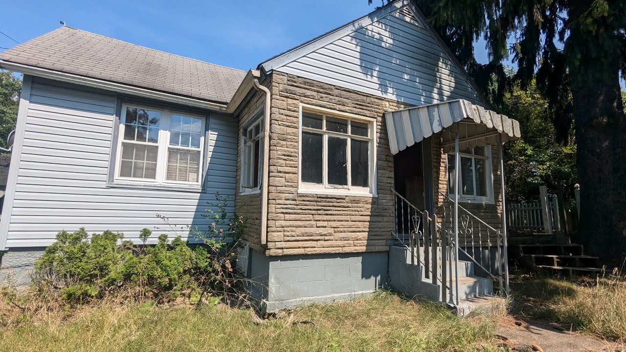 1034 Logan1 Rd - North Versailles, PA 15137
