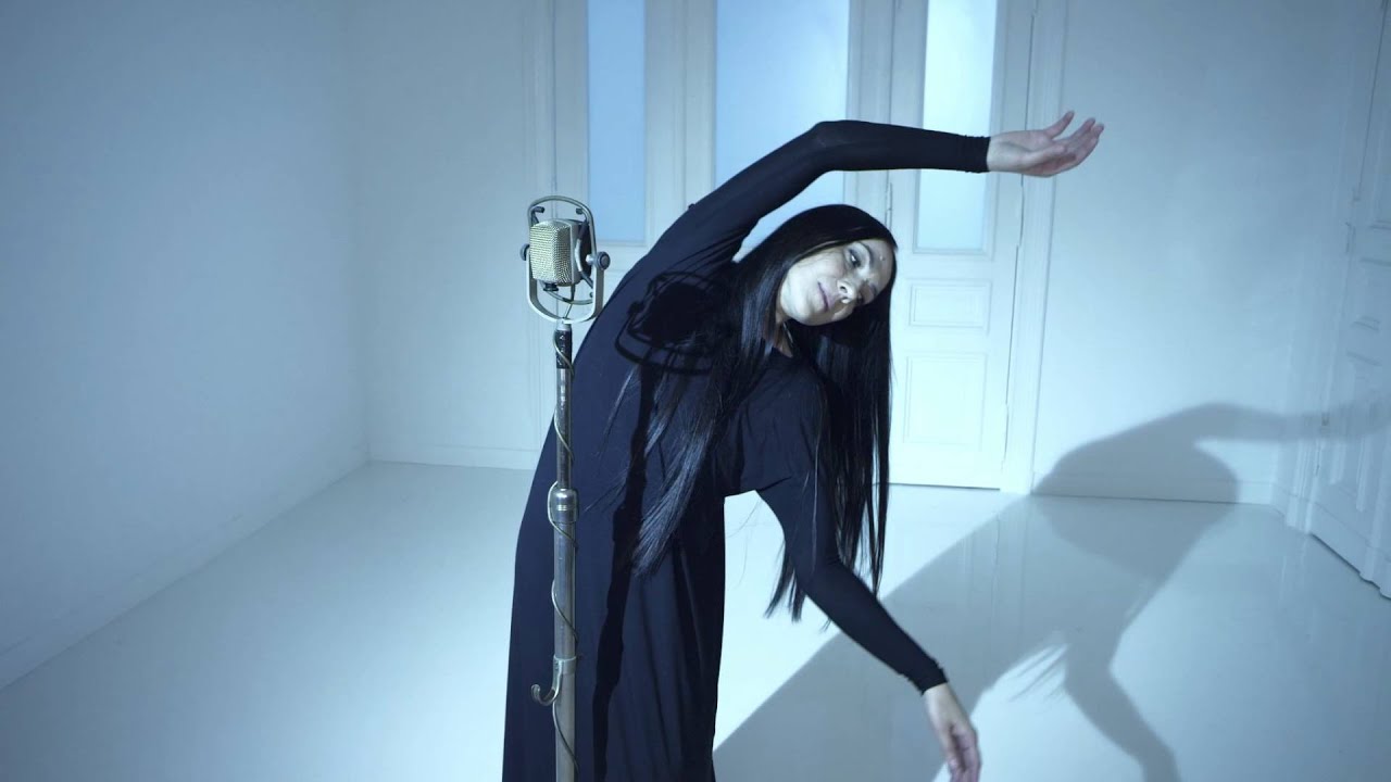 IWONA LORANC Ja tu stoję za drzwiami (HD)