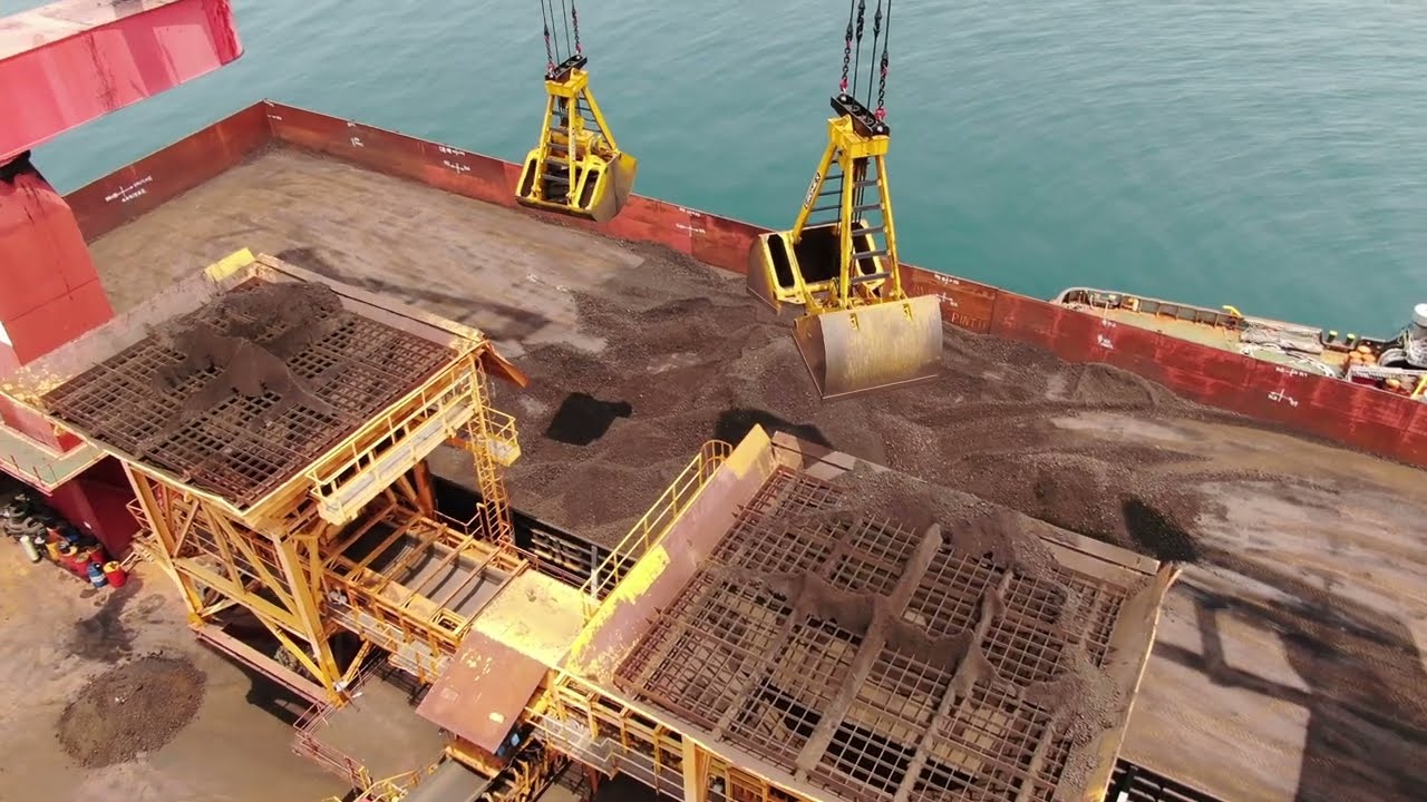 Mechanical Four-Ropes Clamshell Grab (MC4RC)