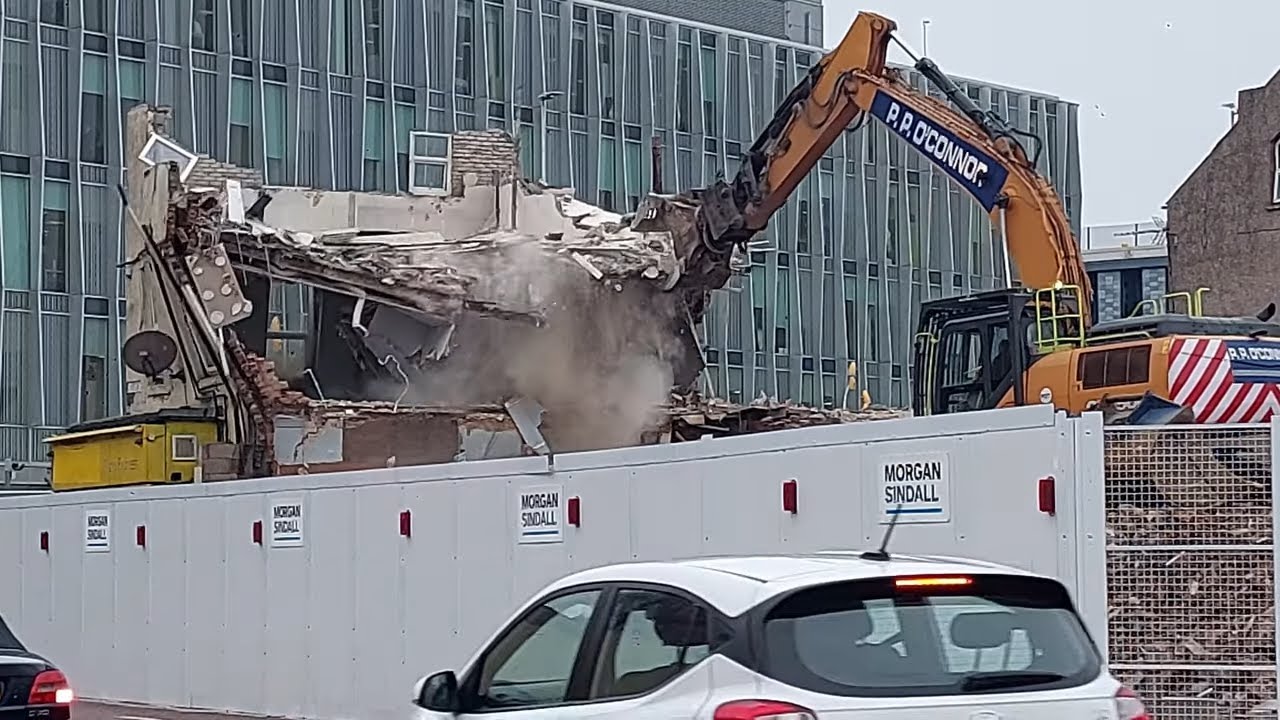 MASSIVE COLLAPSE SOME PREMIER DEMOLITION PART 2 DEMOLITION MULTIVERSITY SITE BLACKPOOL 08//01/2026