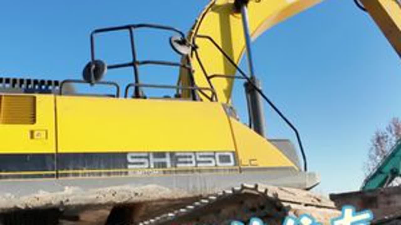 先谋生活，后谋了爱好，索性把工作当做了爱好，就是喜欢住友，深爱……#机械之美 #挖掘机 #住友350u6#住友210u6