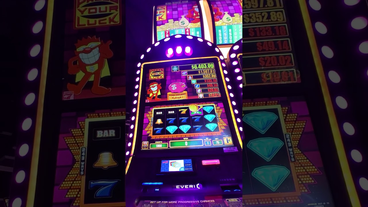 Can Piggy Banks really STRETCH? &mdash; #slots #casino #slotmachine #slotbonus #vegas #slotmachinebonus