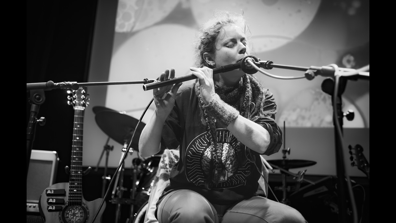 Rose Greenwood - Old Town (Live Looping)