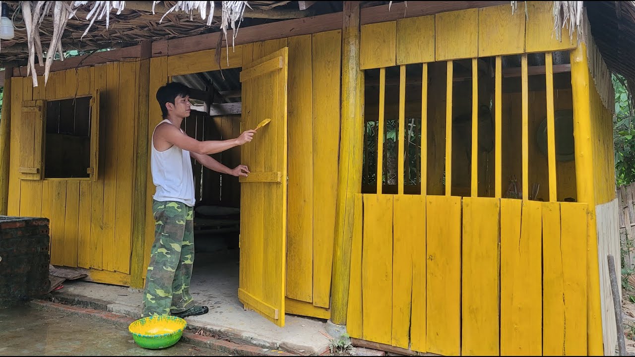 The young man's wooden house was painted, The wooden house was beautiful | B&igrave;nh - Building new life