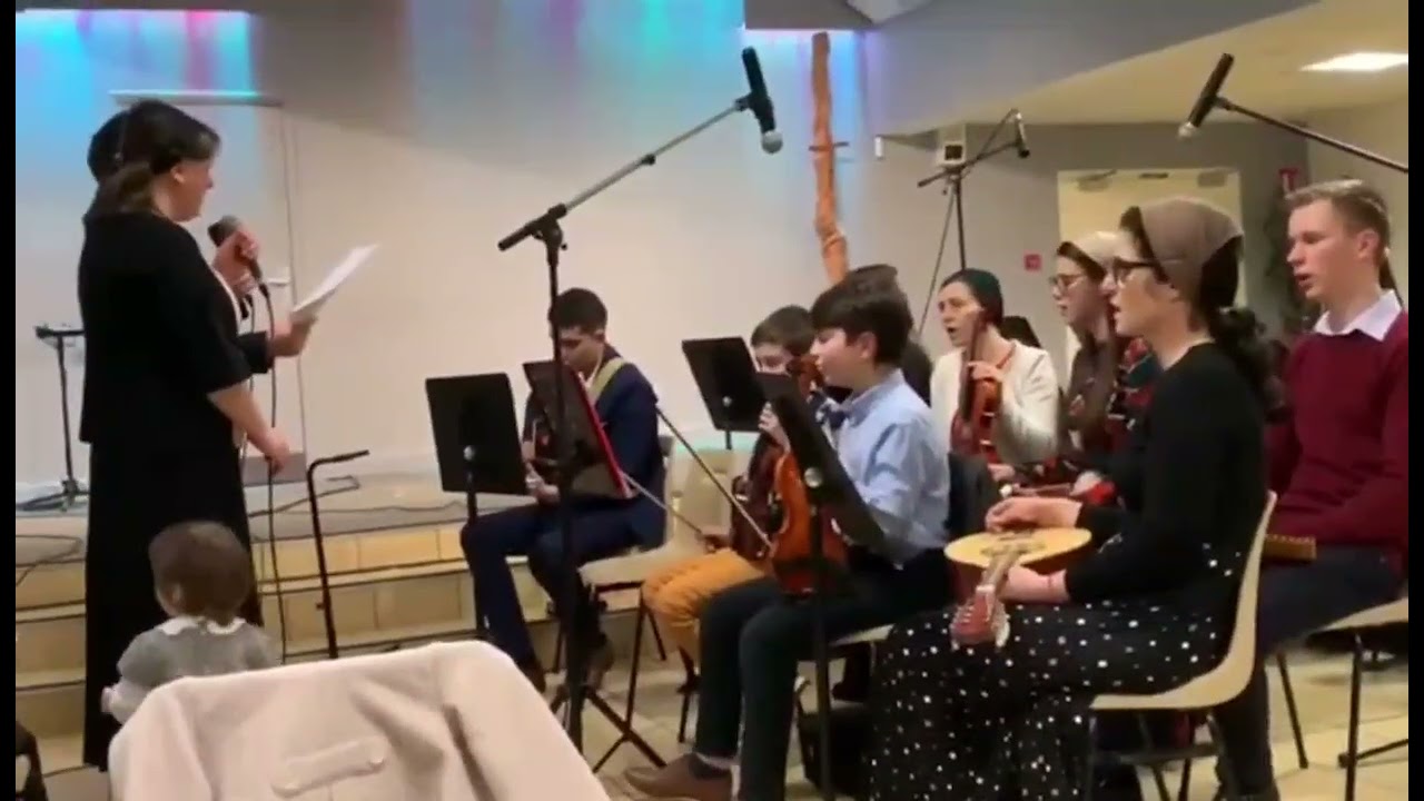 Orchestra  Apele Vii  Paris  = La umbra aripilor Tale  ( 2021) ( amintiri frumoase)
