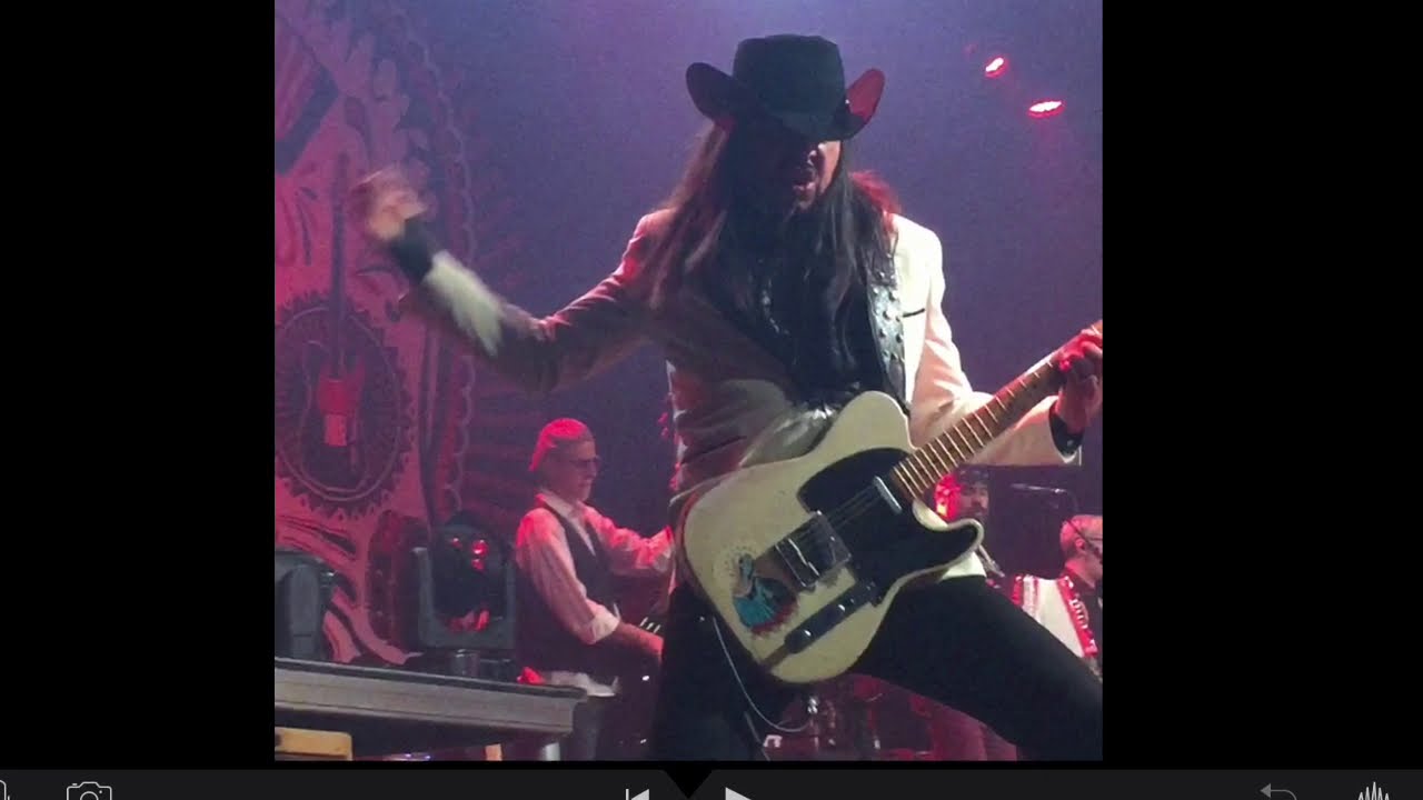 Eddie Perez From The Mavericks Guitar Solo 2