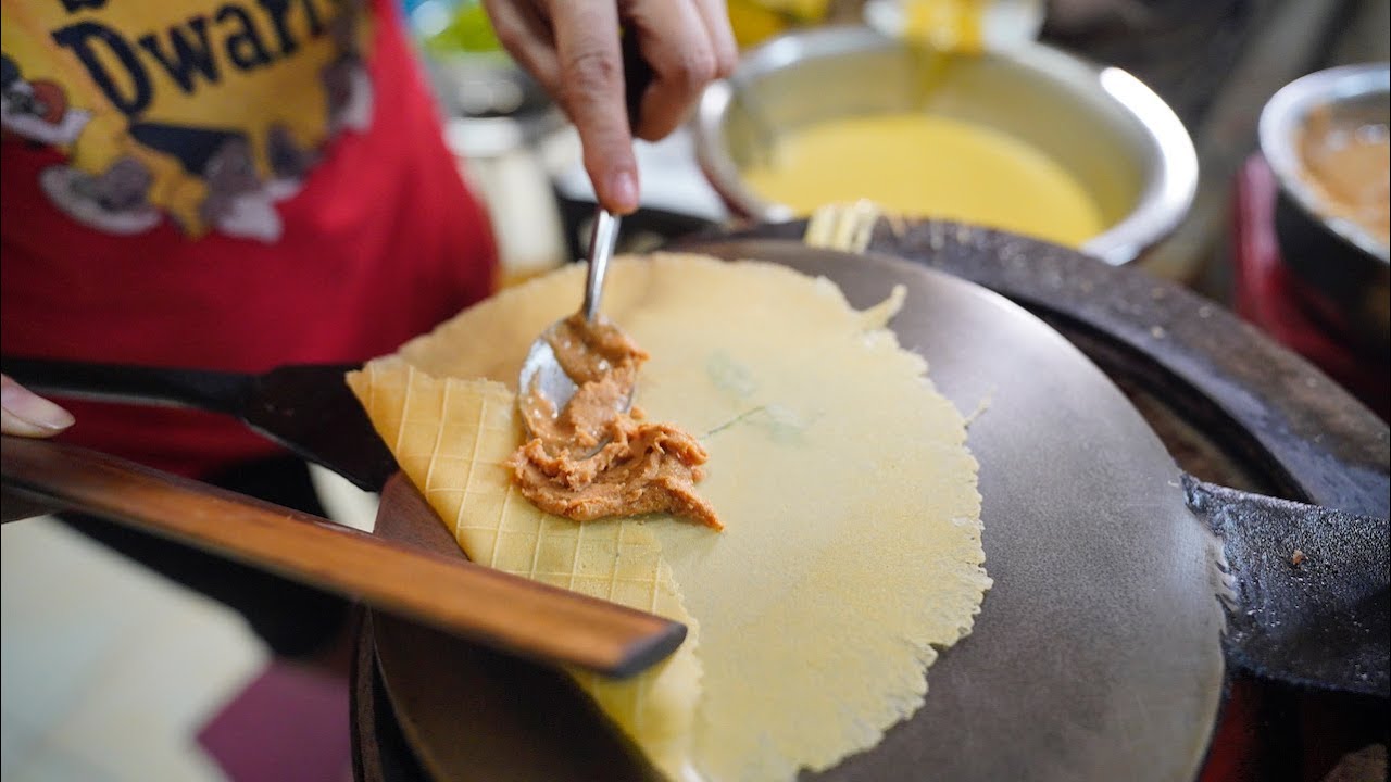 Bánh kẹp ngò nhân đậu phộng chuẩn vị người Hoa siêu ngon ở Sài Gòn